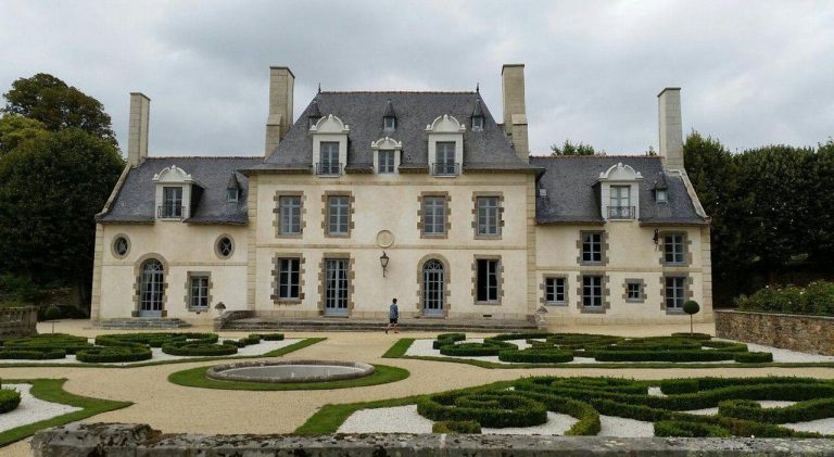 Situation juridique complexe liée à la vente aux enchères de cette malouinière