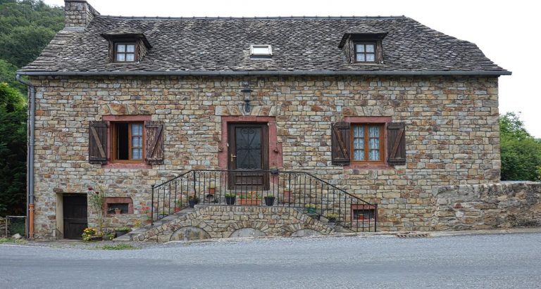 Les raisons qui rendent la vente de cette maison extrêmement difficile. Les raisons qui rendent la vente de cette maison extrêmement difficile.