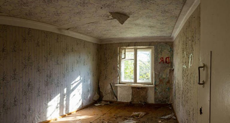 Le locataire ayant dégradé le logement, le propriétaire doit demander un congé pour effectuer les réparations nécessaires. Le locataire ayant dégradé le logement, le propriétaire doit demander un congé pour effectuer les réparations nécessaires.