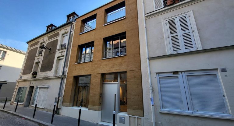 Découvrez l’unique habitation en terre crue de Paris Découvrez l’unique habitation en terre crue de Paris